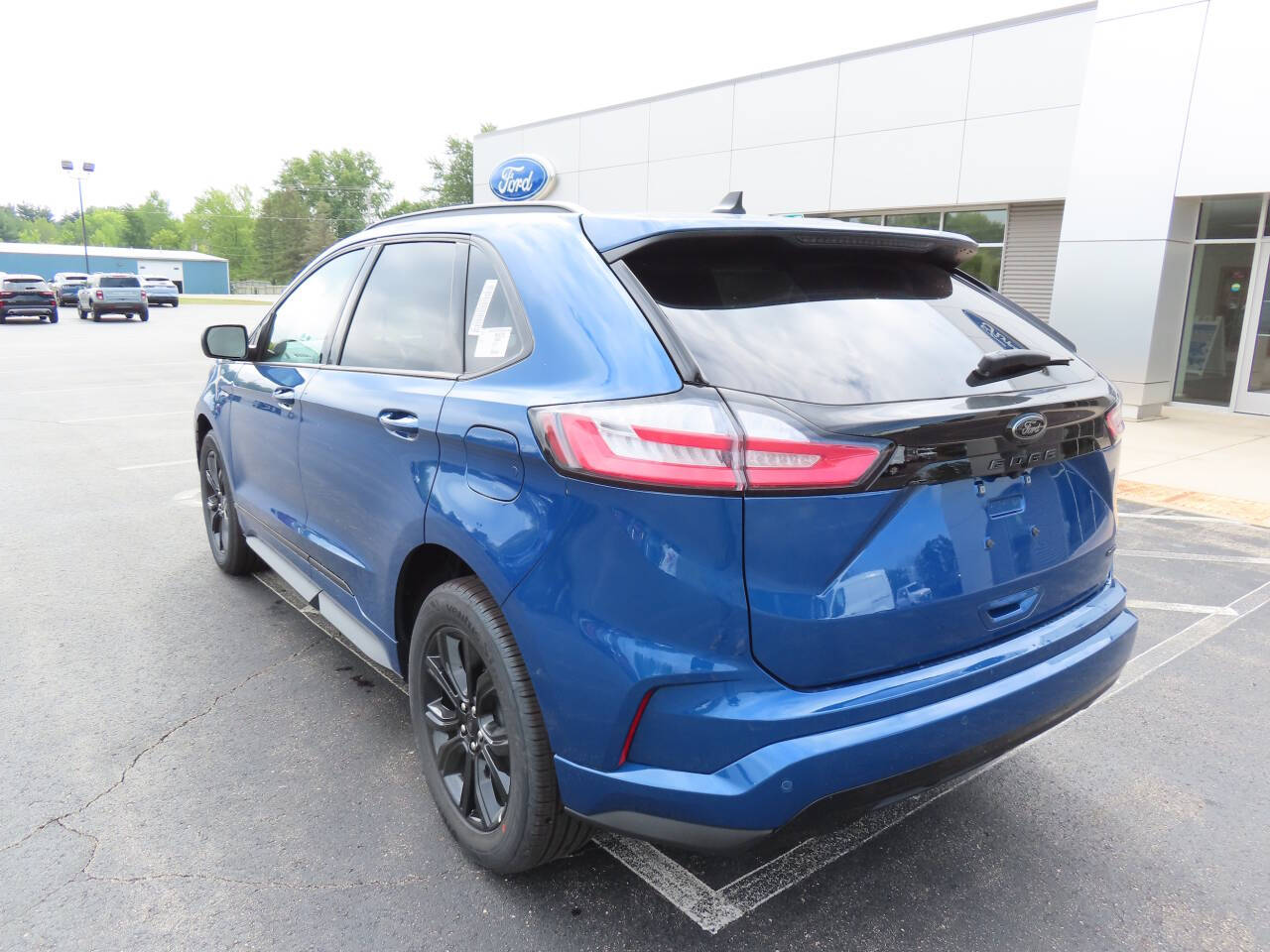 2024 Ford Edge SE photo 6