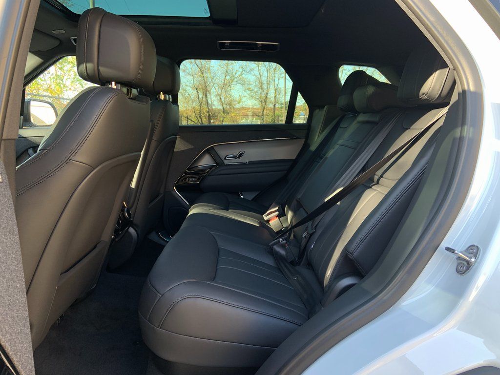 2025 Land Rover Range Rover Sport SE photo 13