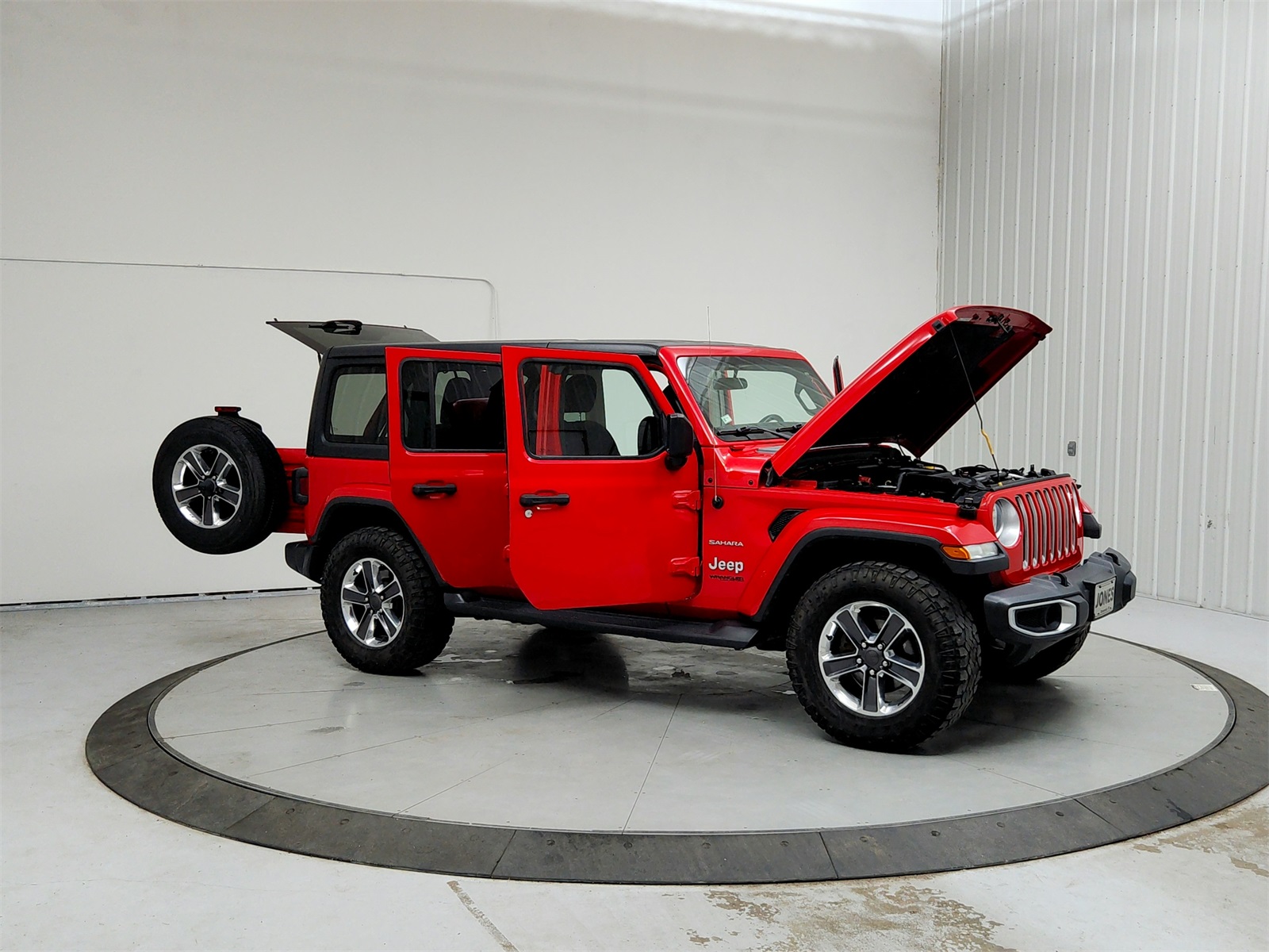2020 Jeep Wrangler Unlimited Sahara photo 9