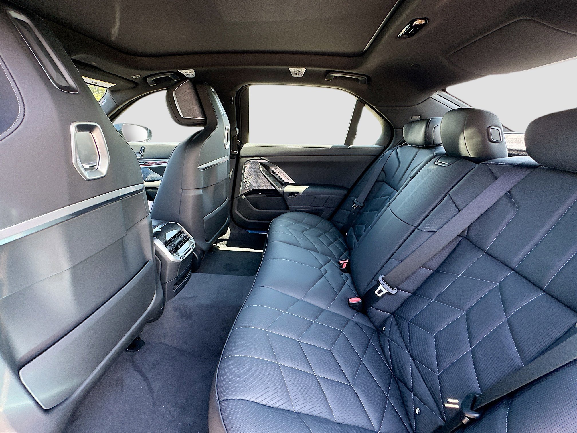 2025 Bmw 750e photo 20