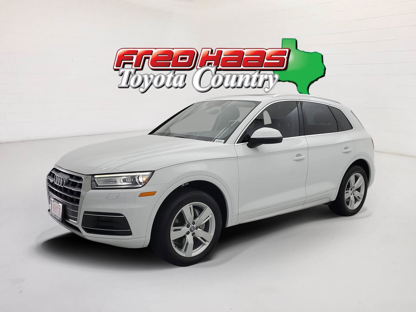 2019 Audi Q5 Premium's photo