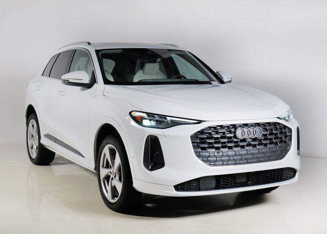 2025 Audi New Q5 Premium Plus's photo