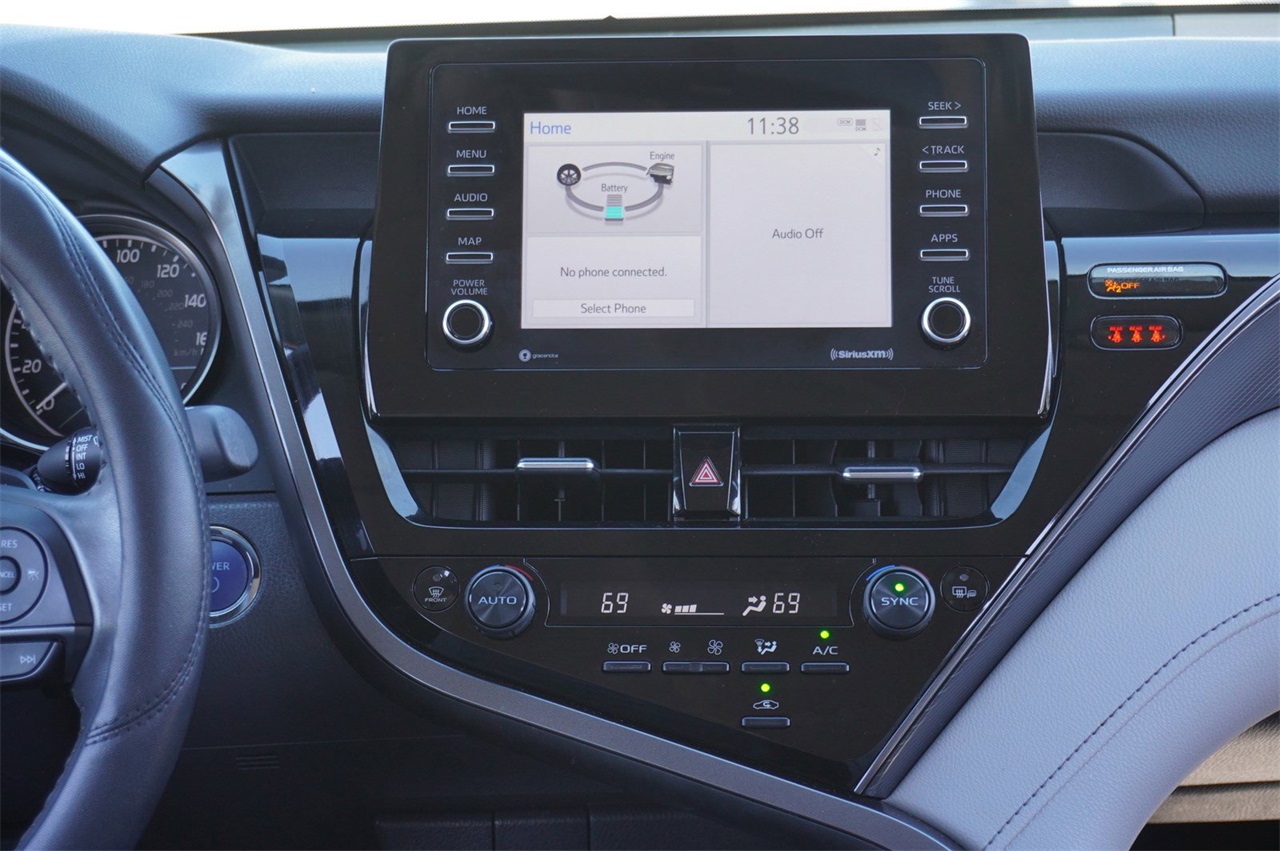 2023 Toyota Camry Hybrid SE photo 2