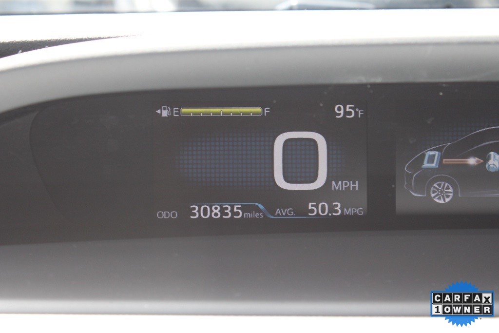 2017 Toyota Prius Four photo 20