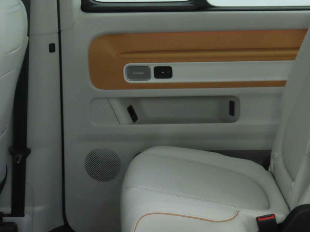 2025 Volkswagen ID. Buzz Pro Plus photo 24