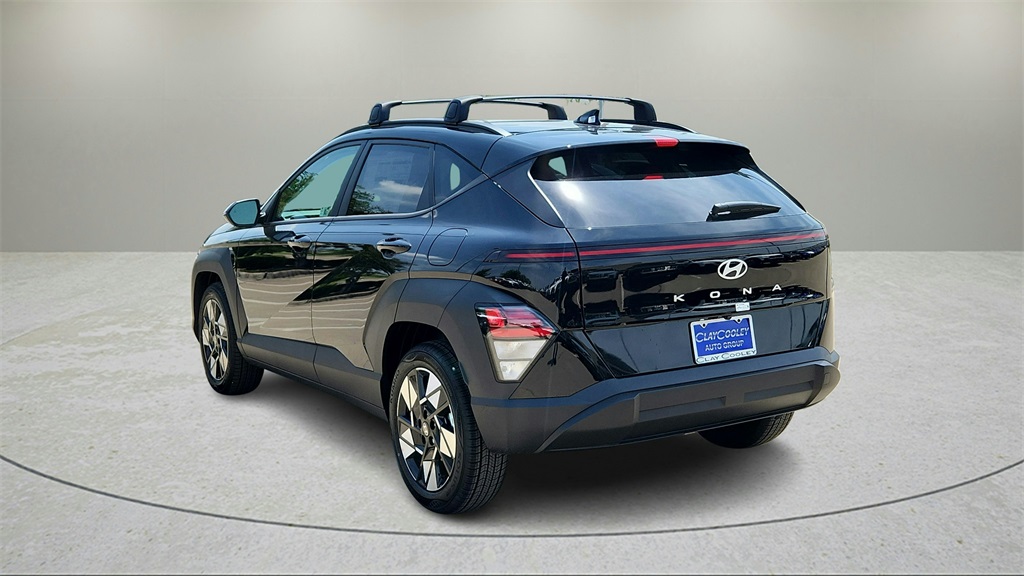 2025 Hyundai Kona SEL photo 5