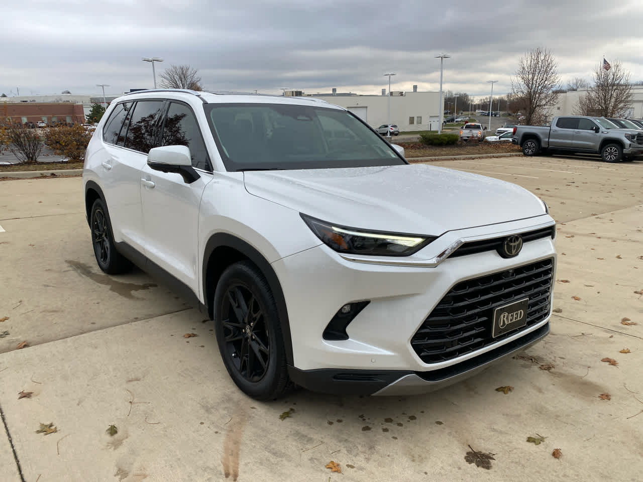 2024 Toyota Highlander Hybrid Limited photo 3