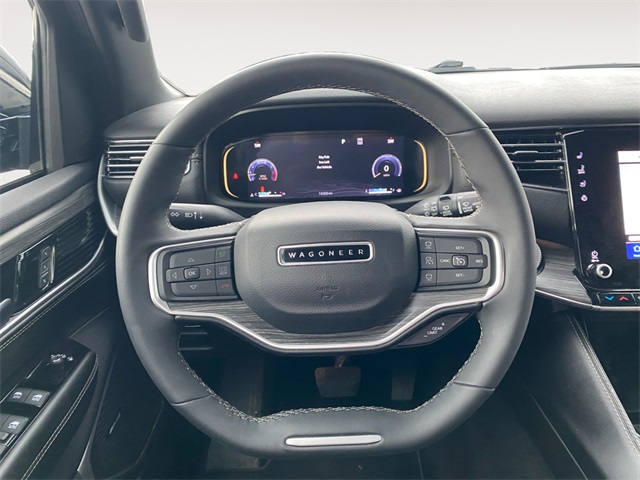 2023 Jeep Wagoneer L Series III photo 12