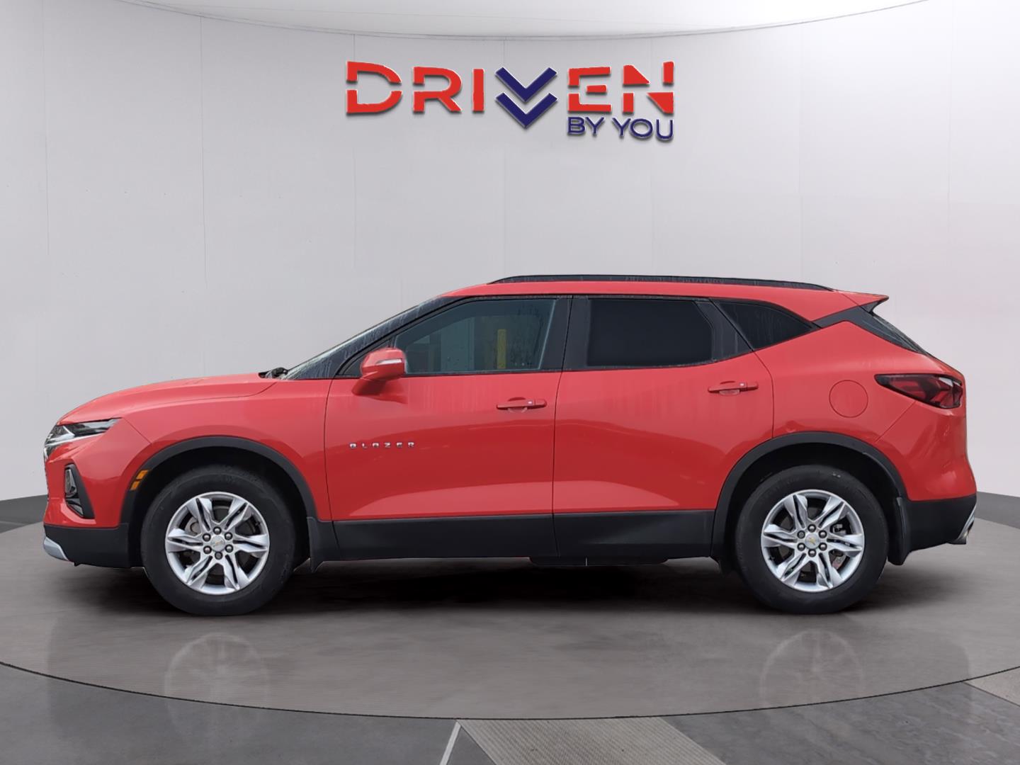 2019 Chevrolet Blazer 2LT photo 2
