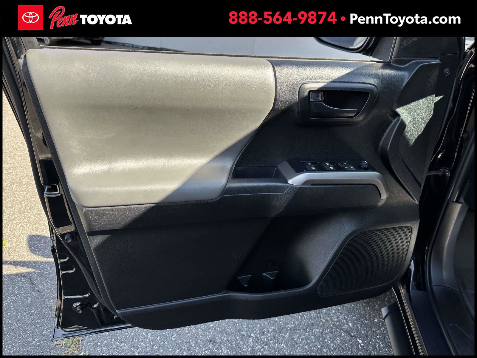 2023 Toyota Tacoma SR5 4x4 photo 12