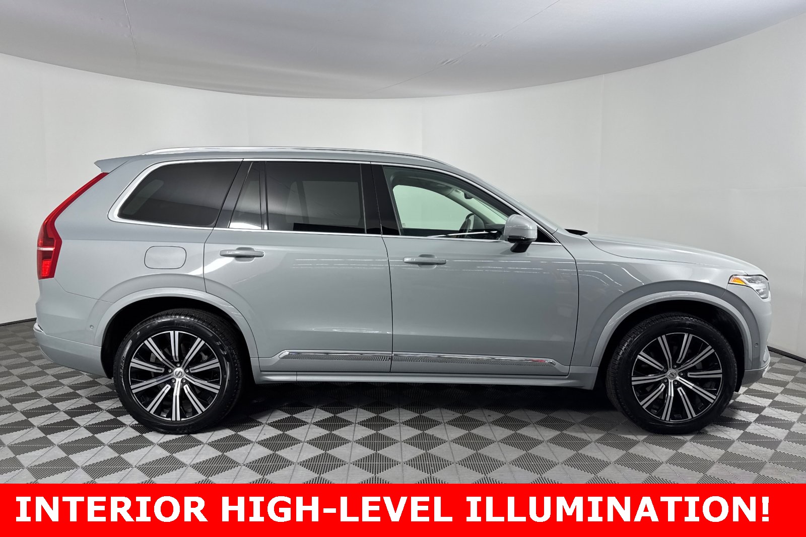 2024 Volvo XC90 Plus photo 3