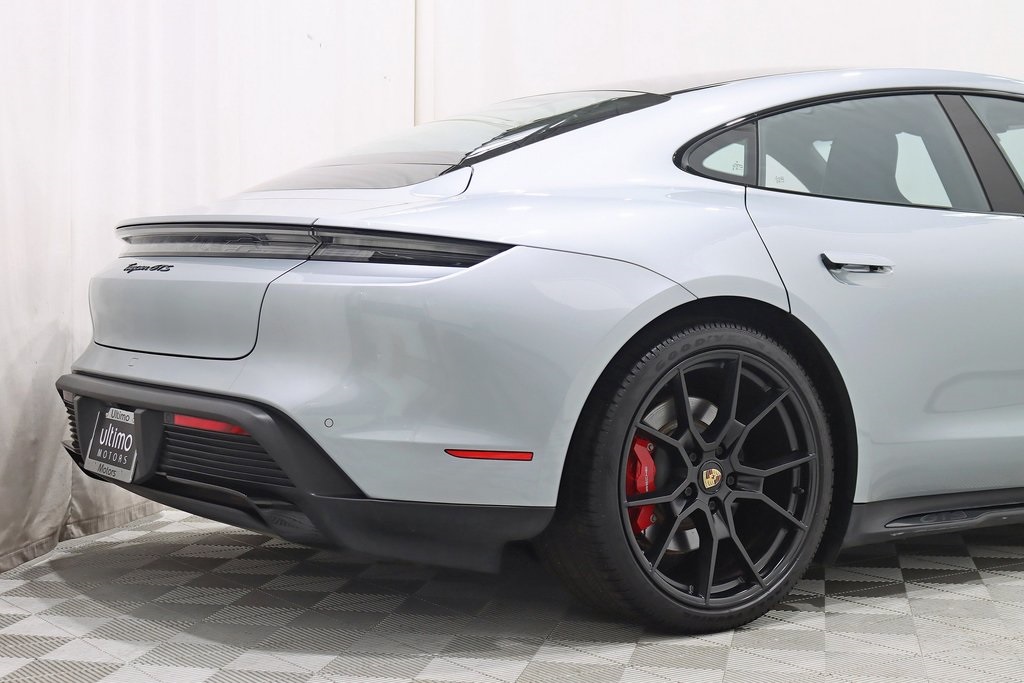 2022 Porsche Taycan GTS photo 9