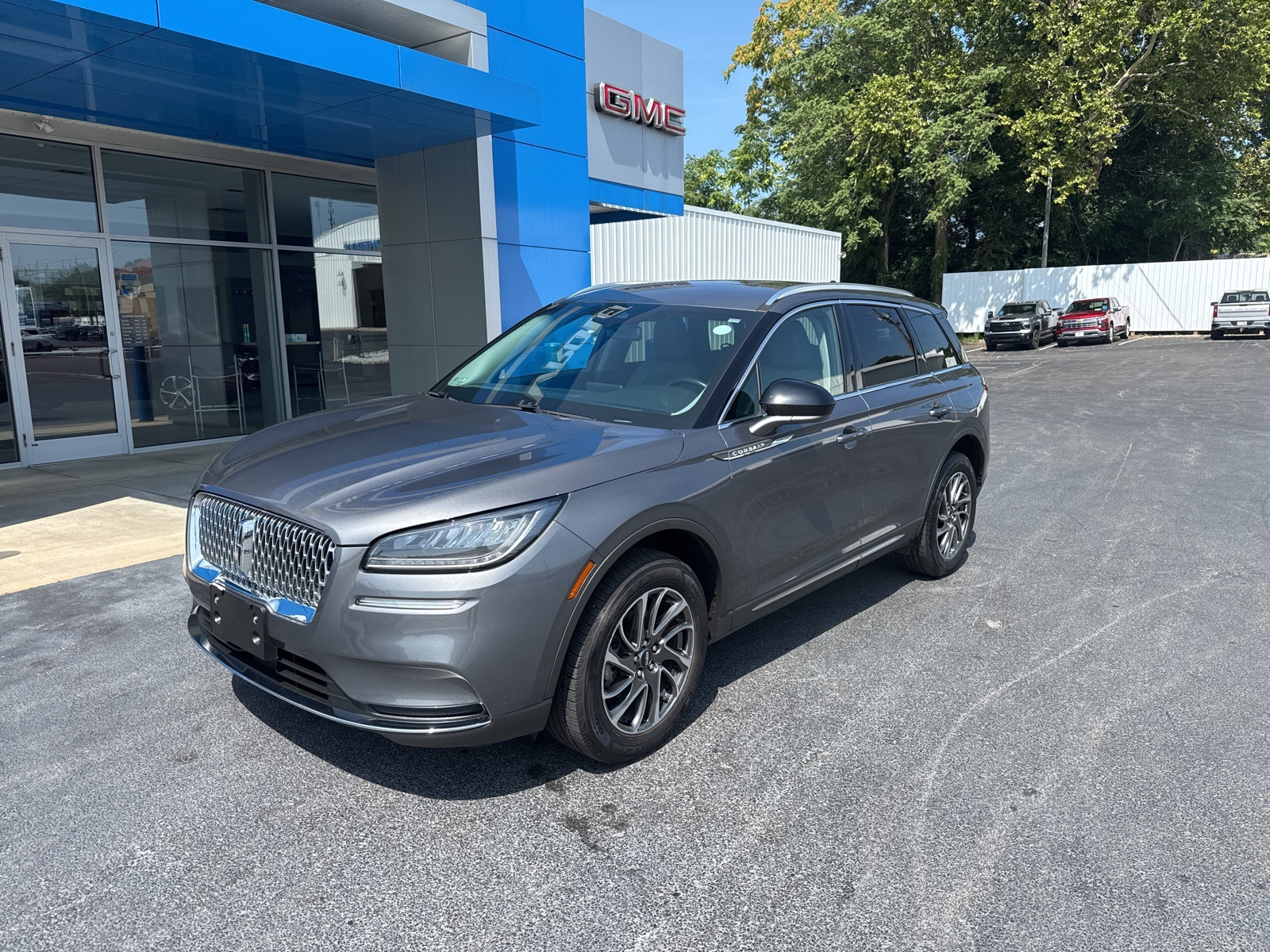 2021 Lincoln Corsair Standard photo 2