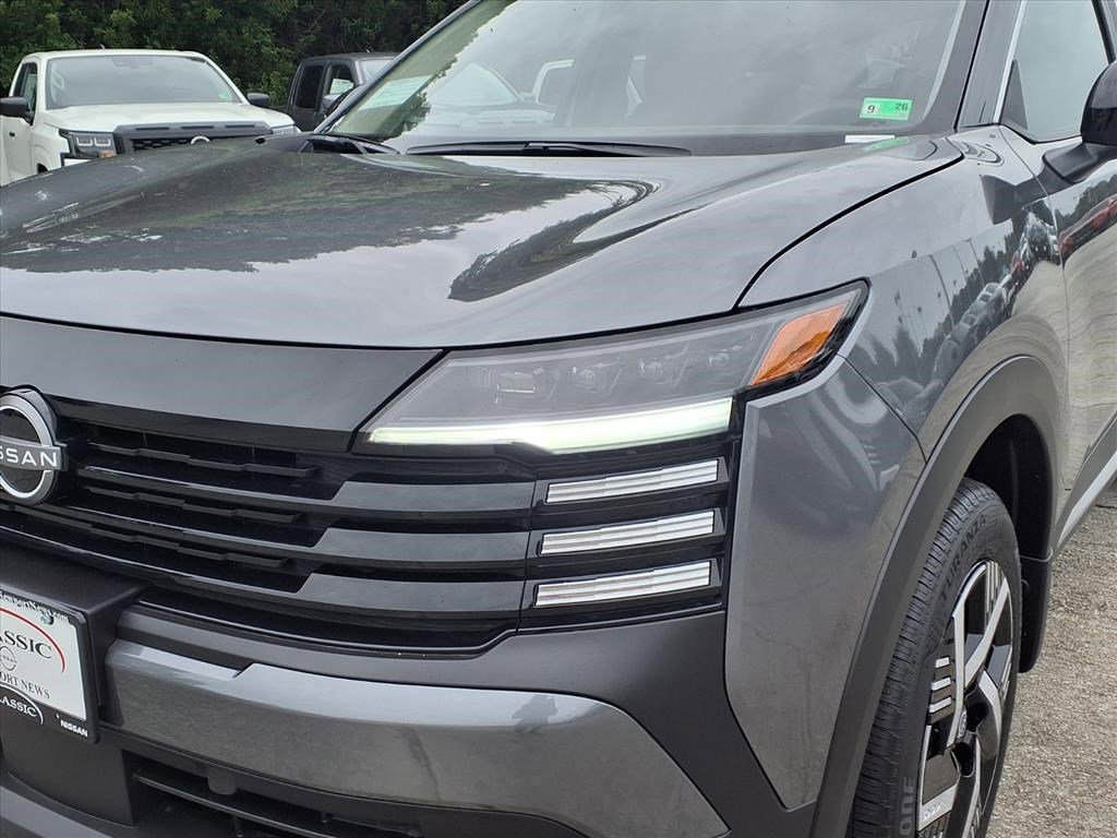 2026 Nissan Kicks SV photo 3