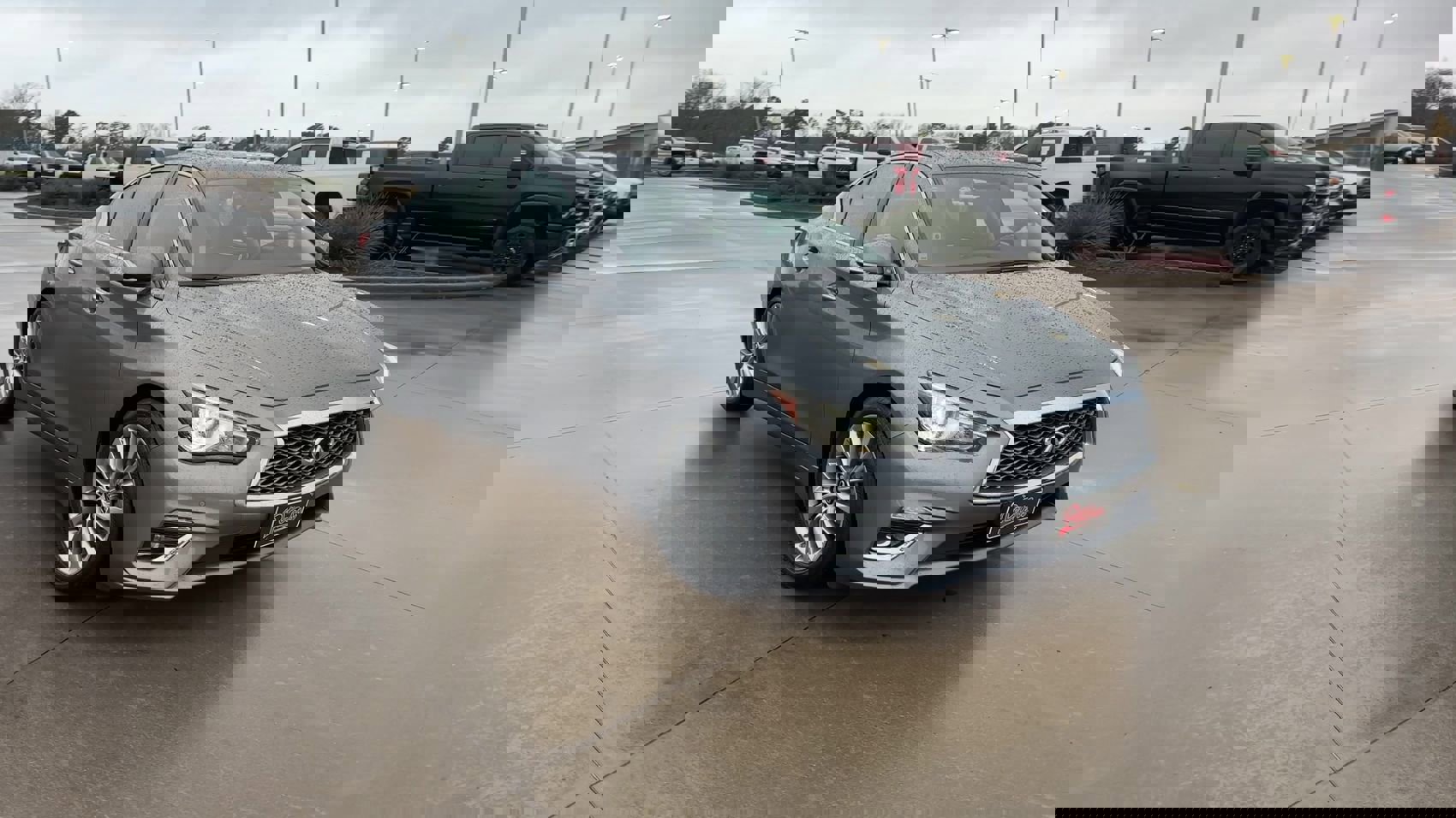2024 Infiniti Q50 LUXE photo 2