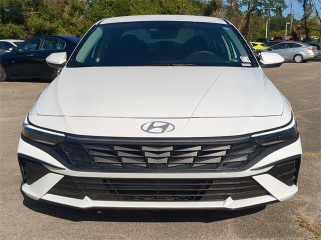 2025 Hyundai Elantra SE photo 8