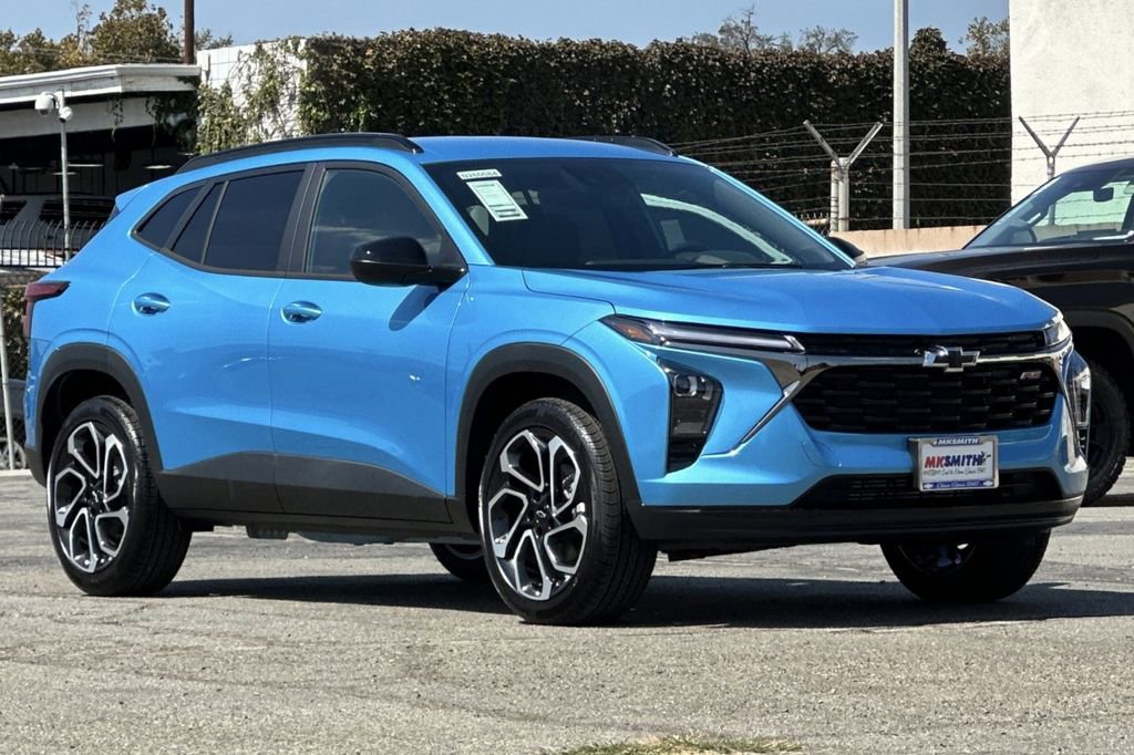 2026 Chevrolet Trax photo 2
