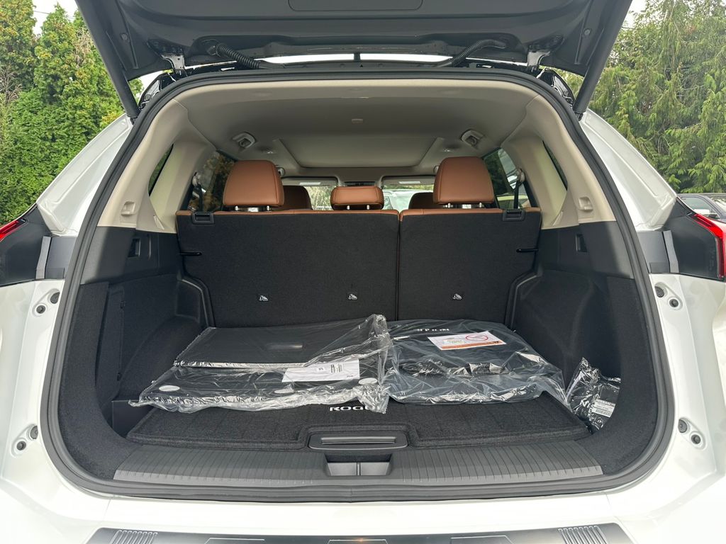 2026 Nissan Rogue Platinum photo 27