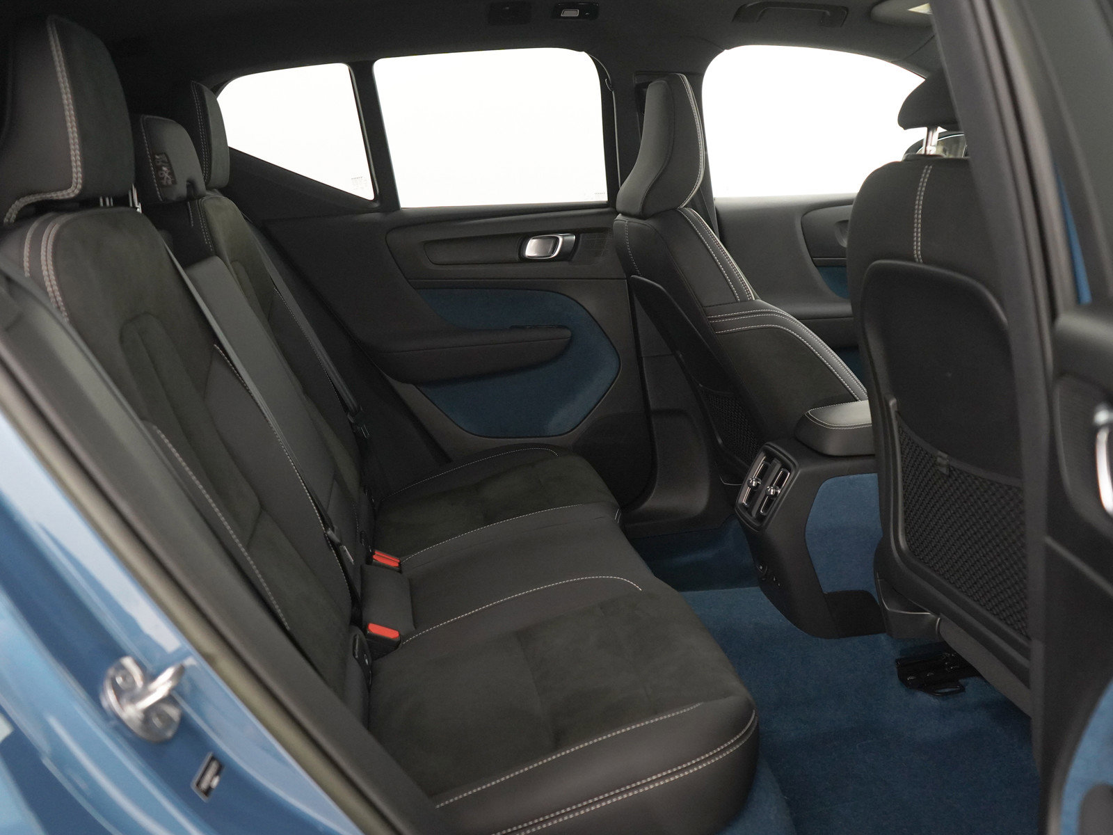 2023 Volvo XC40 Recharge Ultimate AWD photo 11