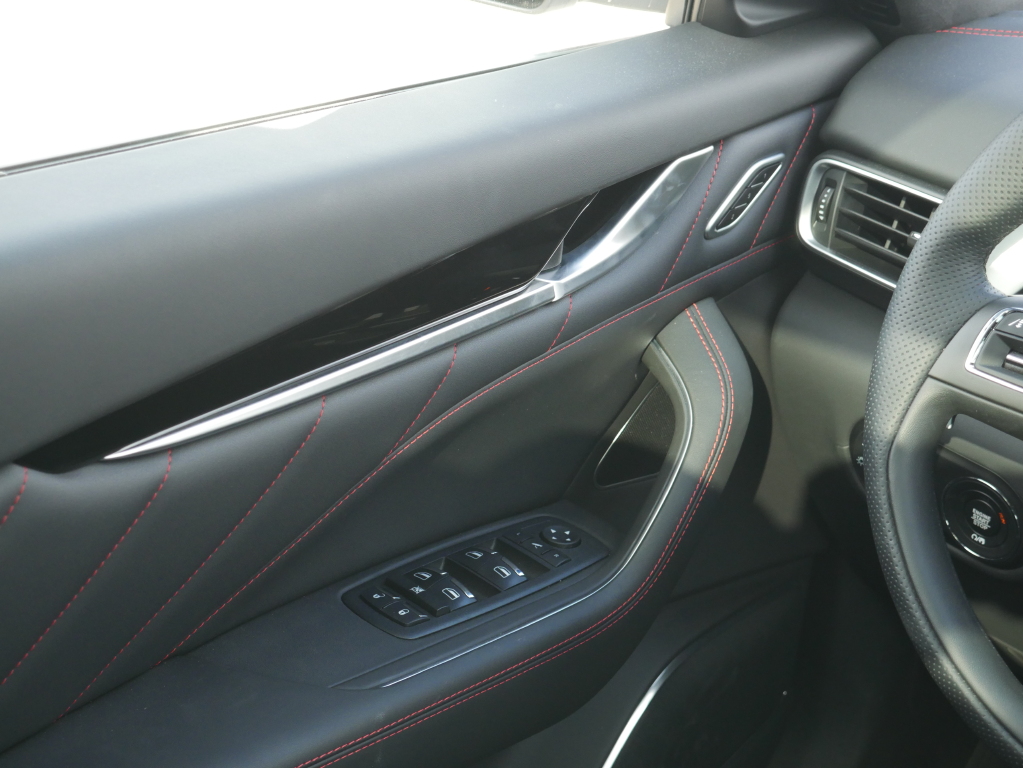 2024 Maserati Levante GT photo 23