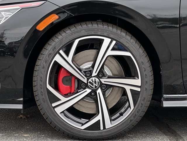 2026 Volkswagen Golf GTI SE photo 4