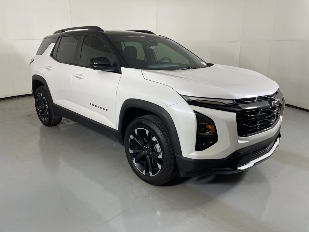 2025 Chevrolet Equinox RS photo 2