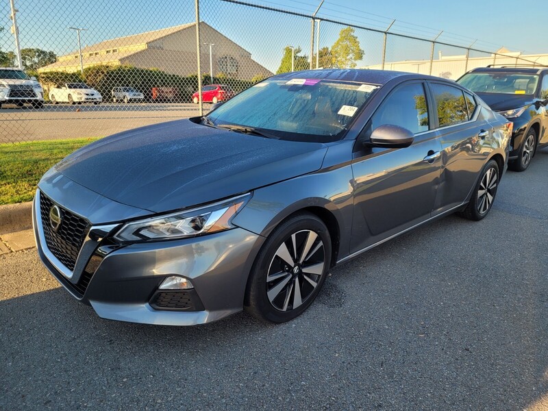 2021 Nissan Altima 2.5 SV photo 2