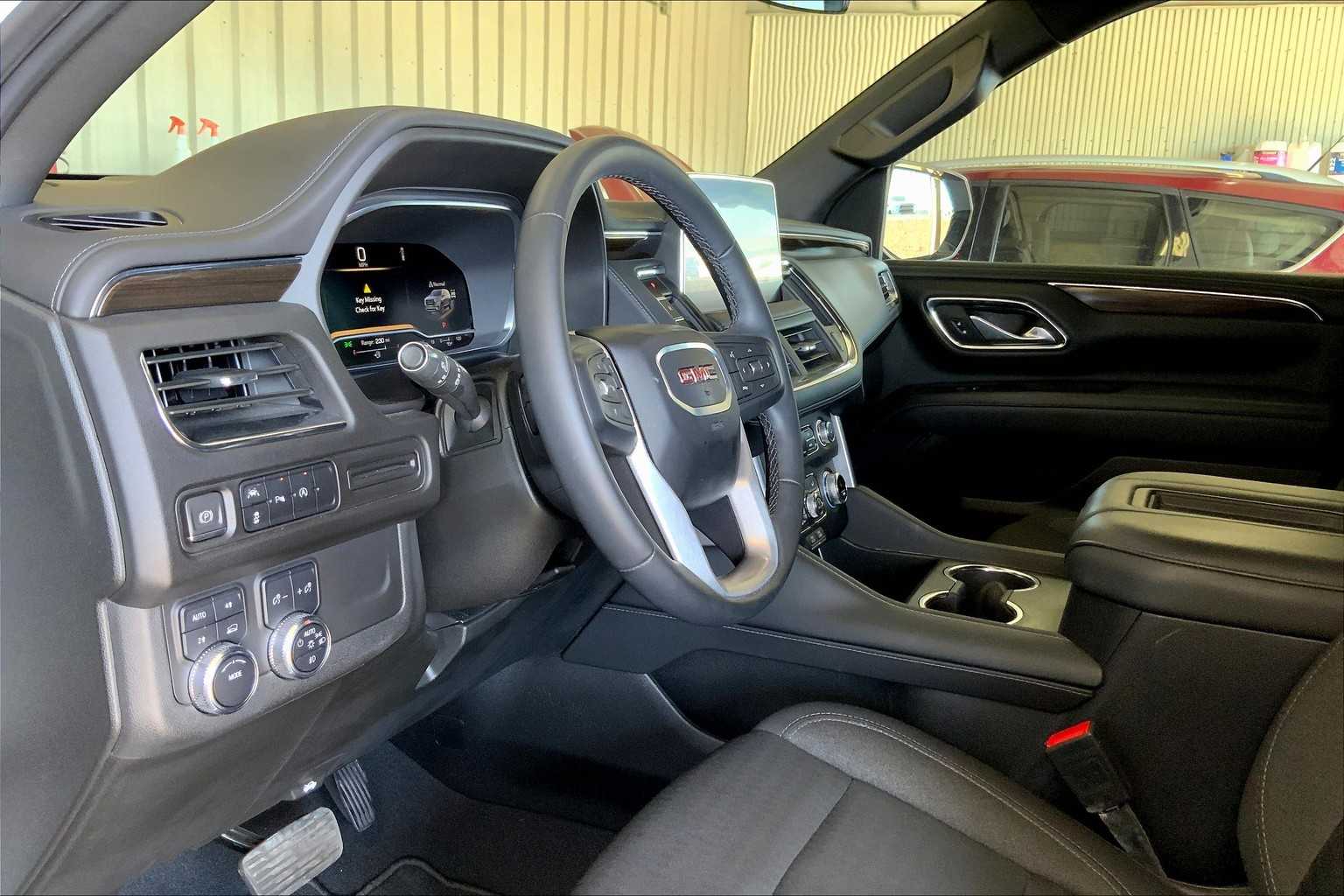2024 Gmc Yukon SLE photo 16