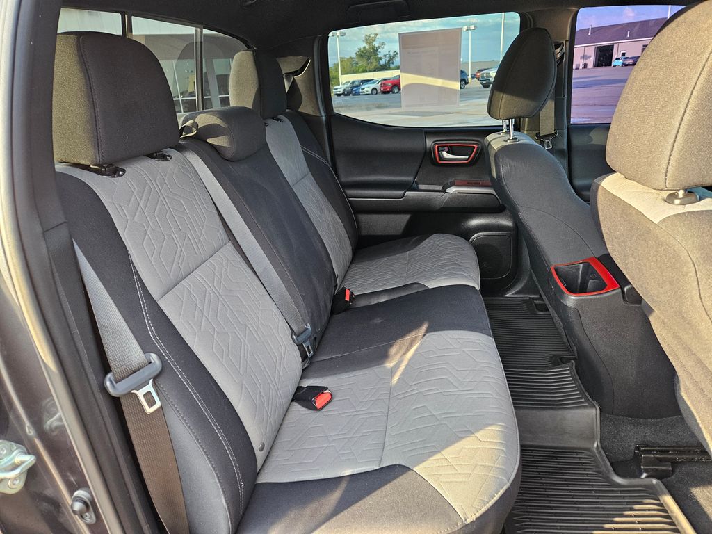2020 Toyota Tacoma TRD Sport photo 27