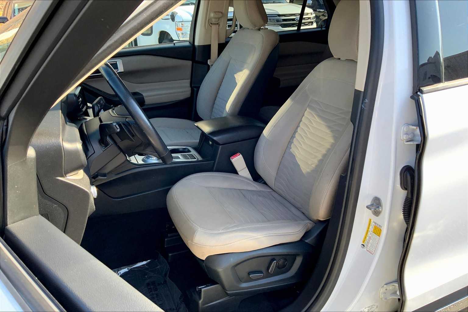 2020 Ford Explorer XLT photo 7