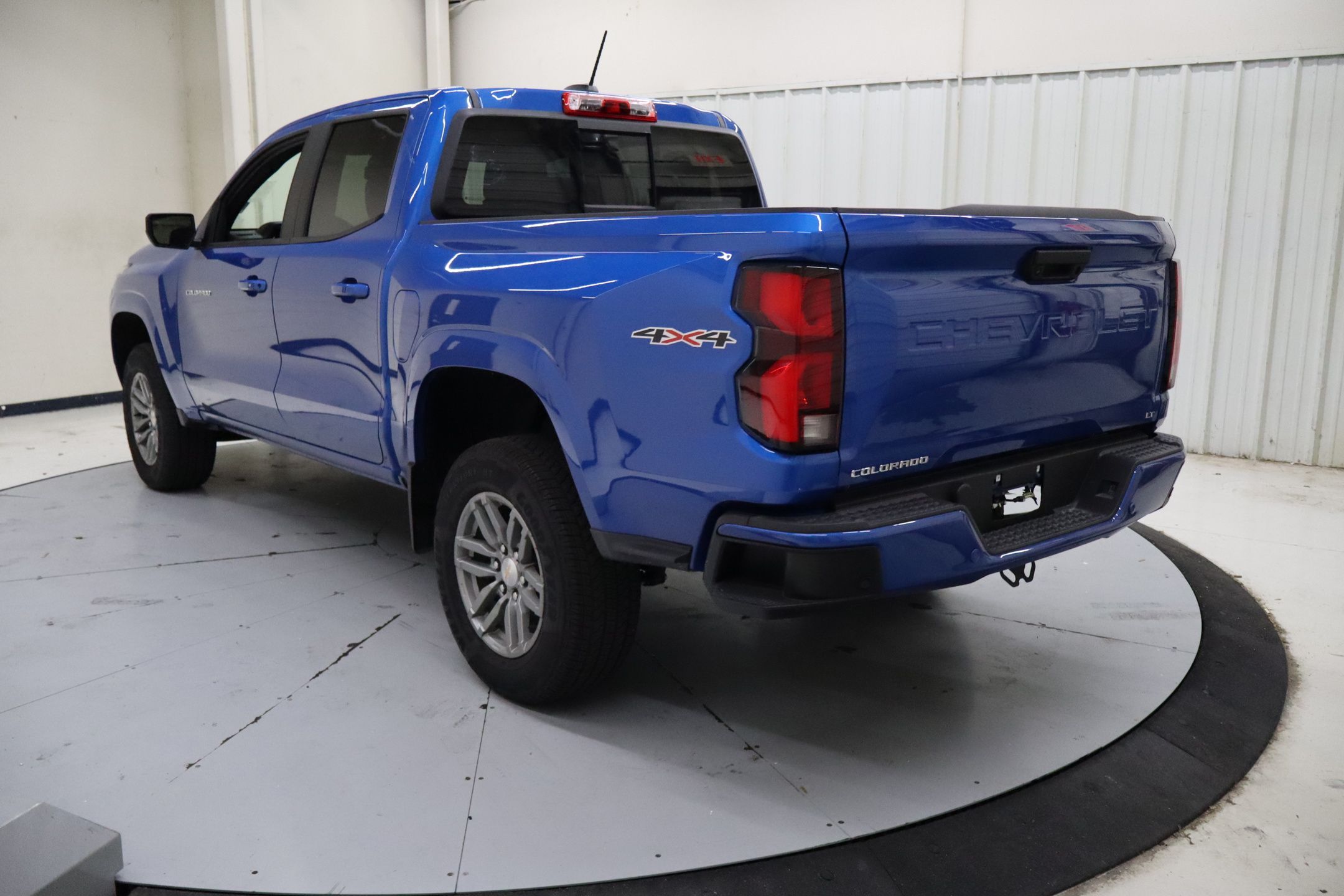 2024 Chevrolet Colorado LT photo 6