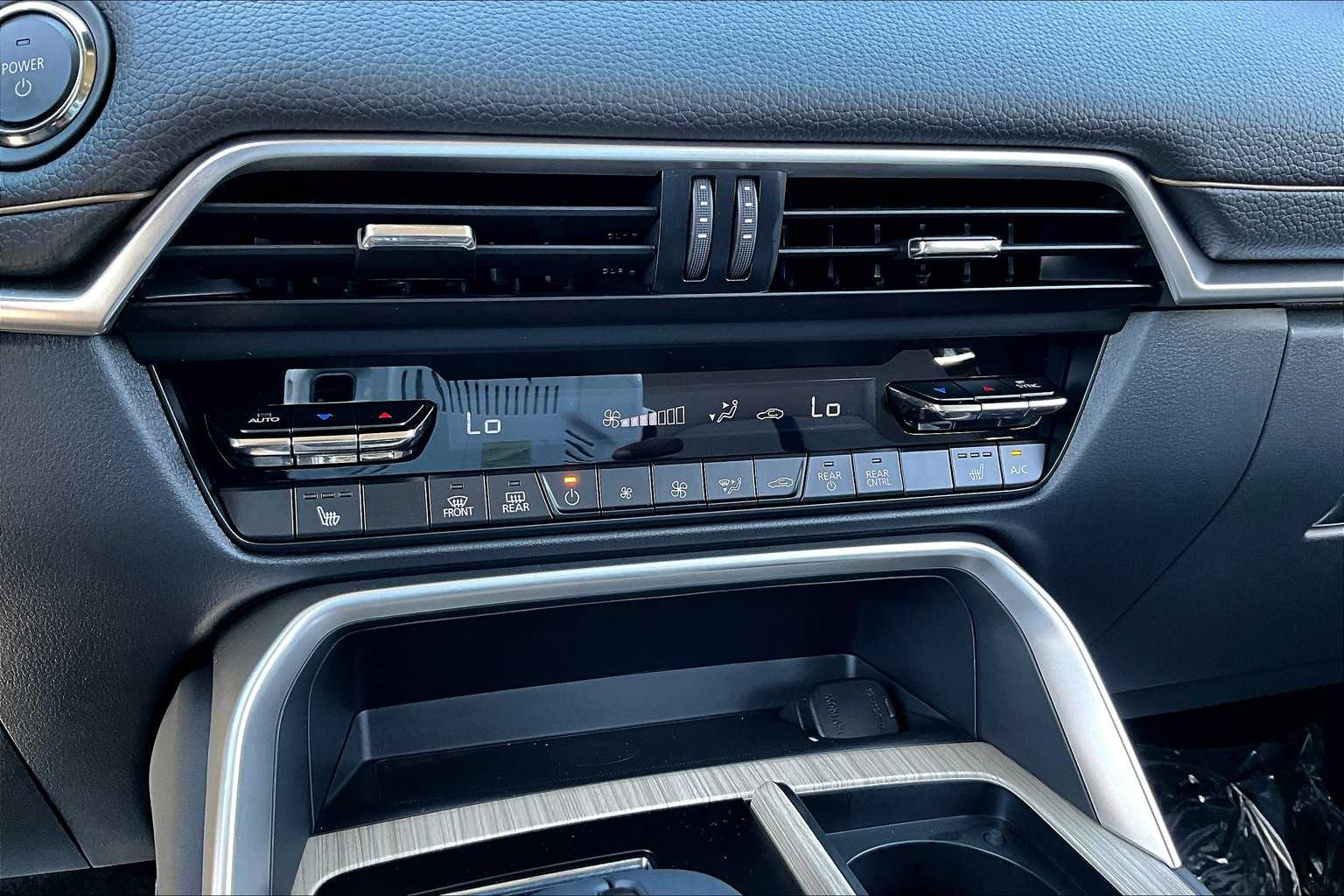 2025 Mazda CX-70 Premium photo 32