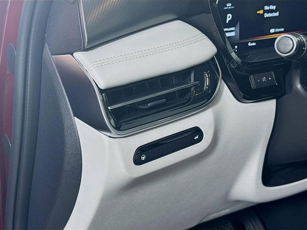2026 Infiniti QX60 Luxe photo 10
