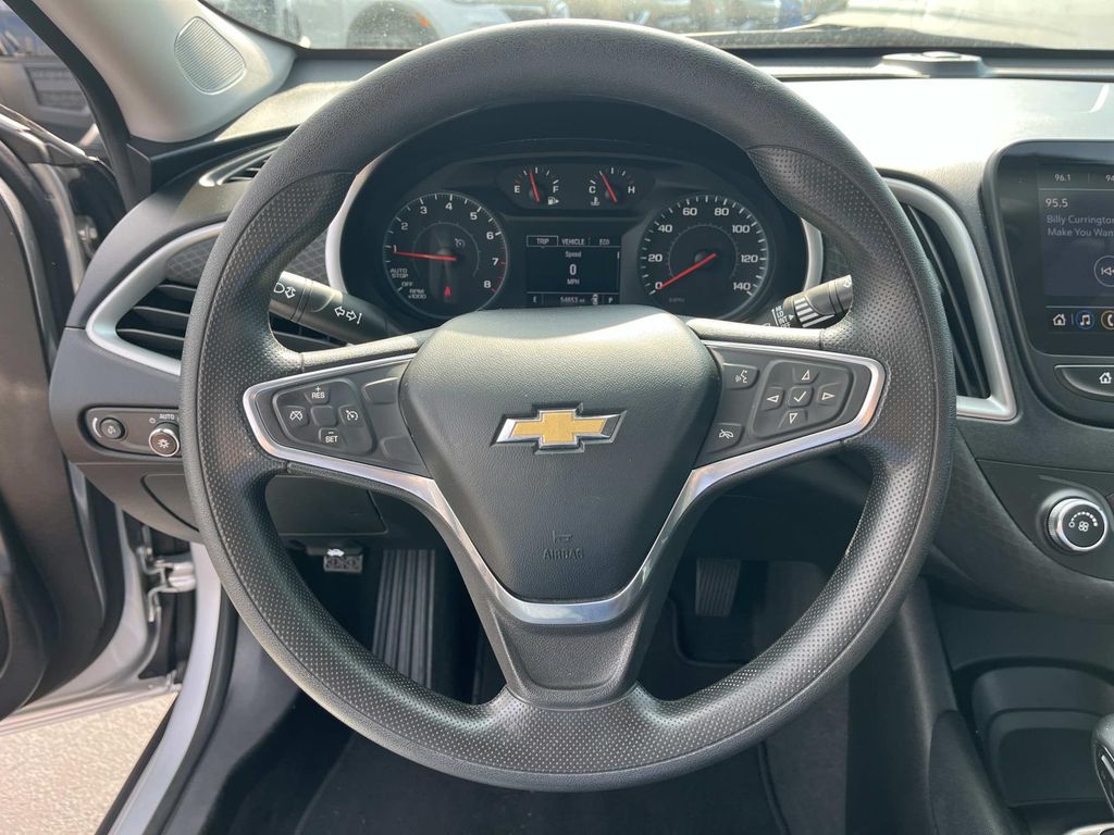 2022 Chevrolet Malibu LS photo 16