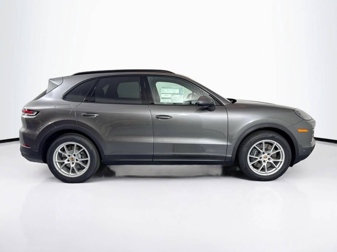2025 Porsche Cayenne photo 7