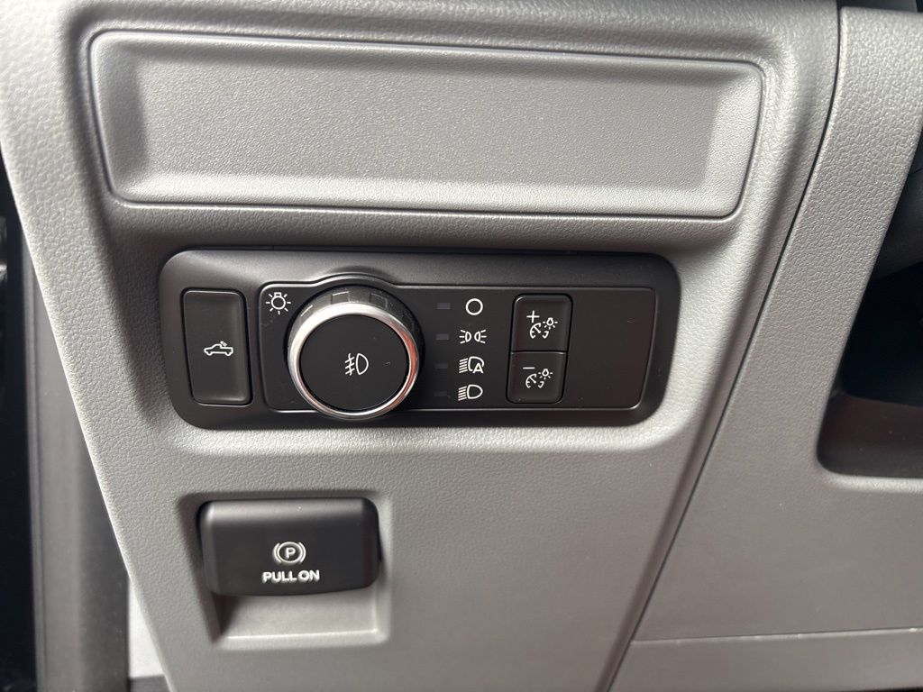 Used 2022 Black Ford XLT image 26