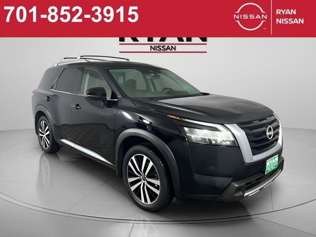2024 Nissan Pathfinder Platinum's photo