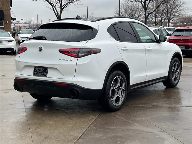 2025 Alfa Romeo Stelvio Sprint photo 3