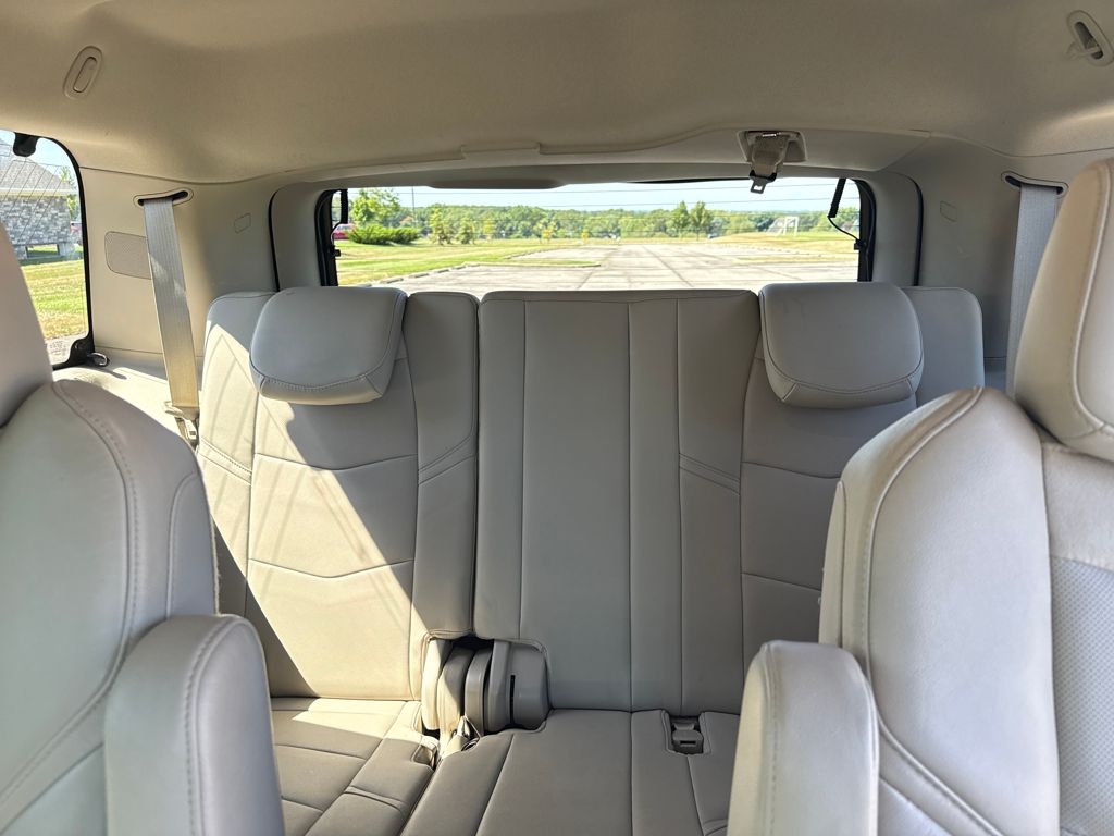 2018 Cadillac Escalade Luxury photo 14