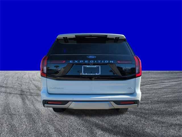 2025 Ford Expedition Platinum MAX photo 3