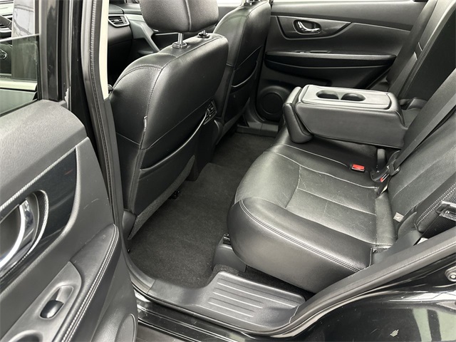 2016 Nissan Rogue SL photo 12