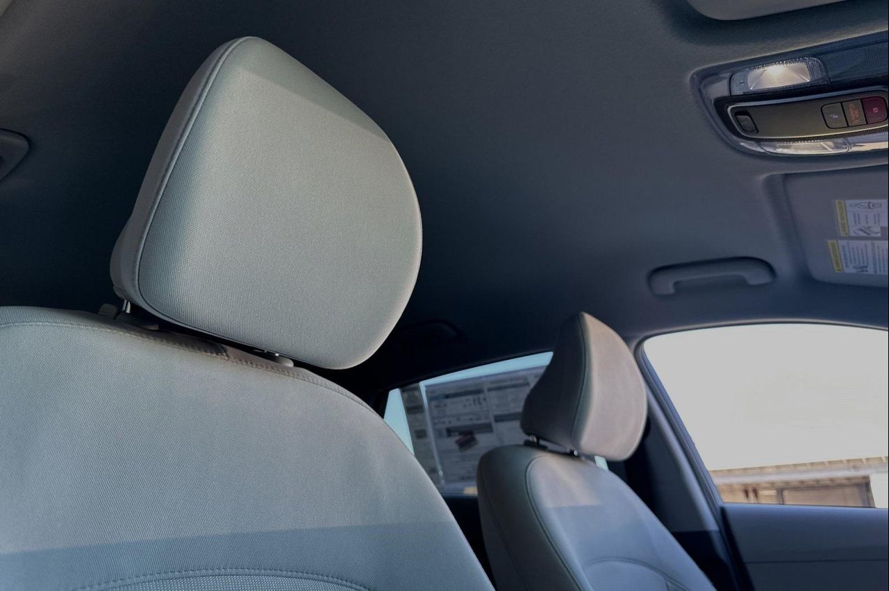 2025 Hyundai Kona SEL photo 15