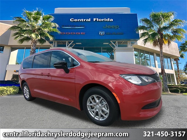 2026 Chrysler Voyager LX's photo