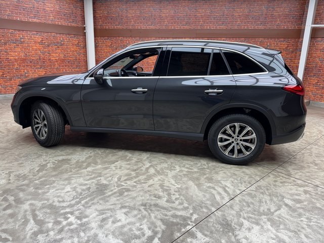 2026 Mercedes Benz GLC 300 4MATIC photo 2