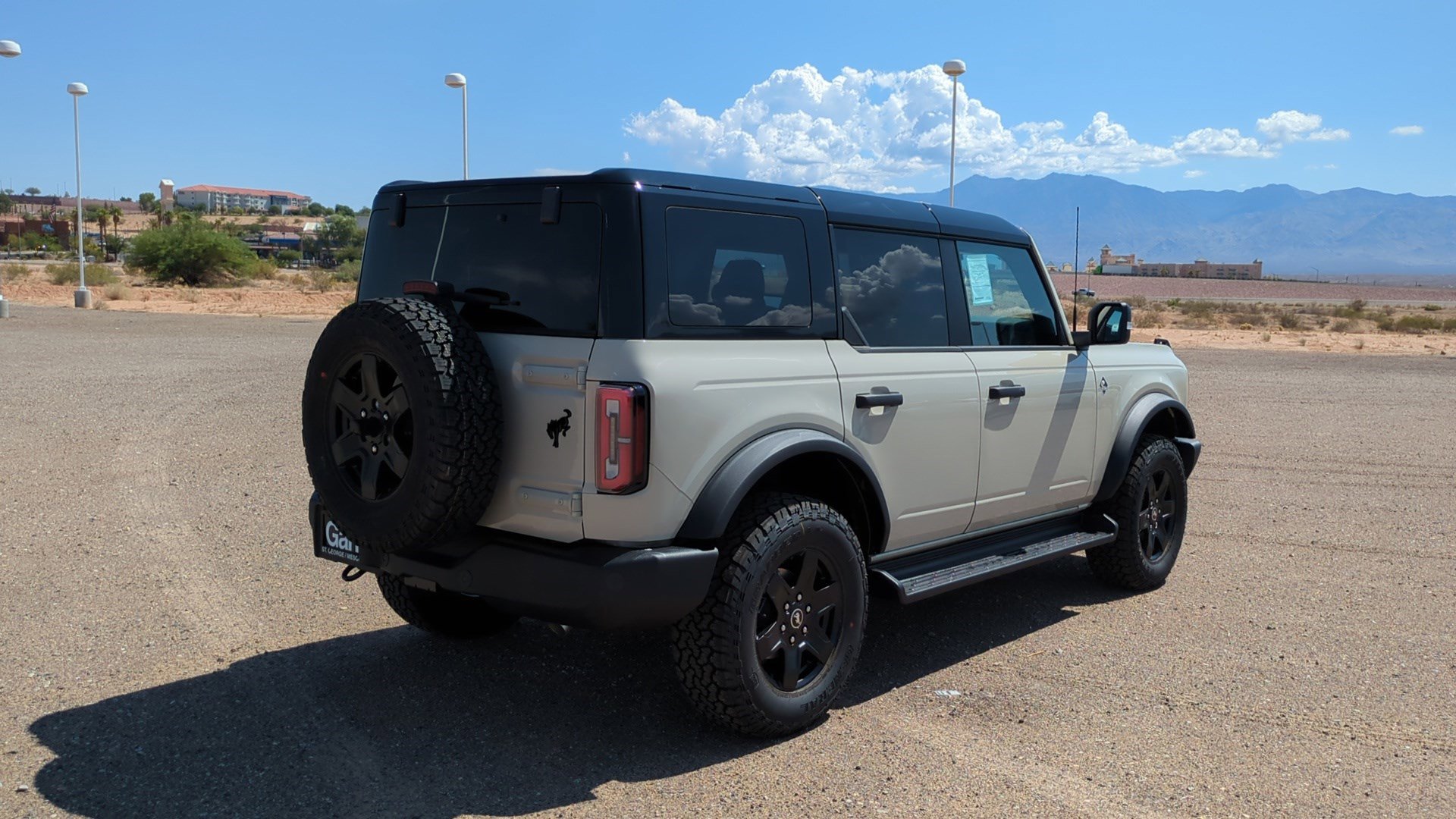 2025 Ford Bronco Outer Banks photo 4
