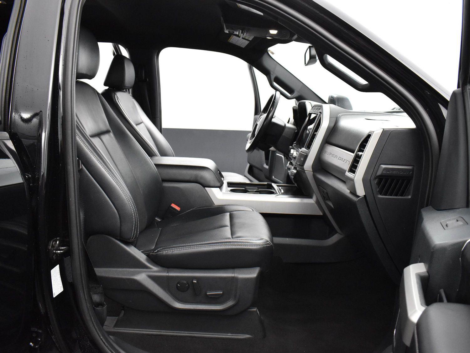 2022 Ford F-450 Lariat photo 30