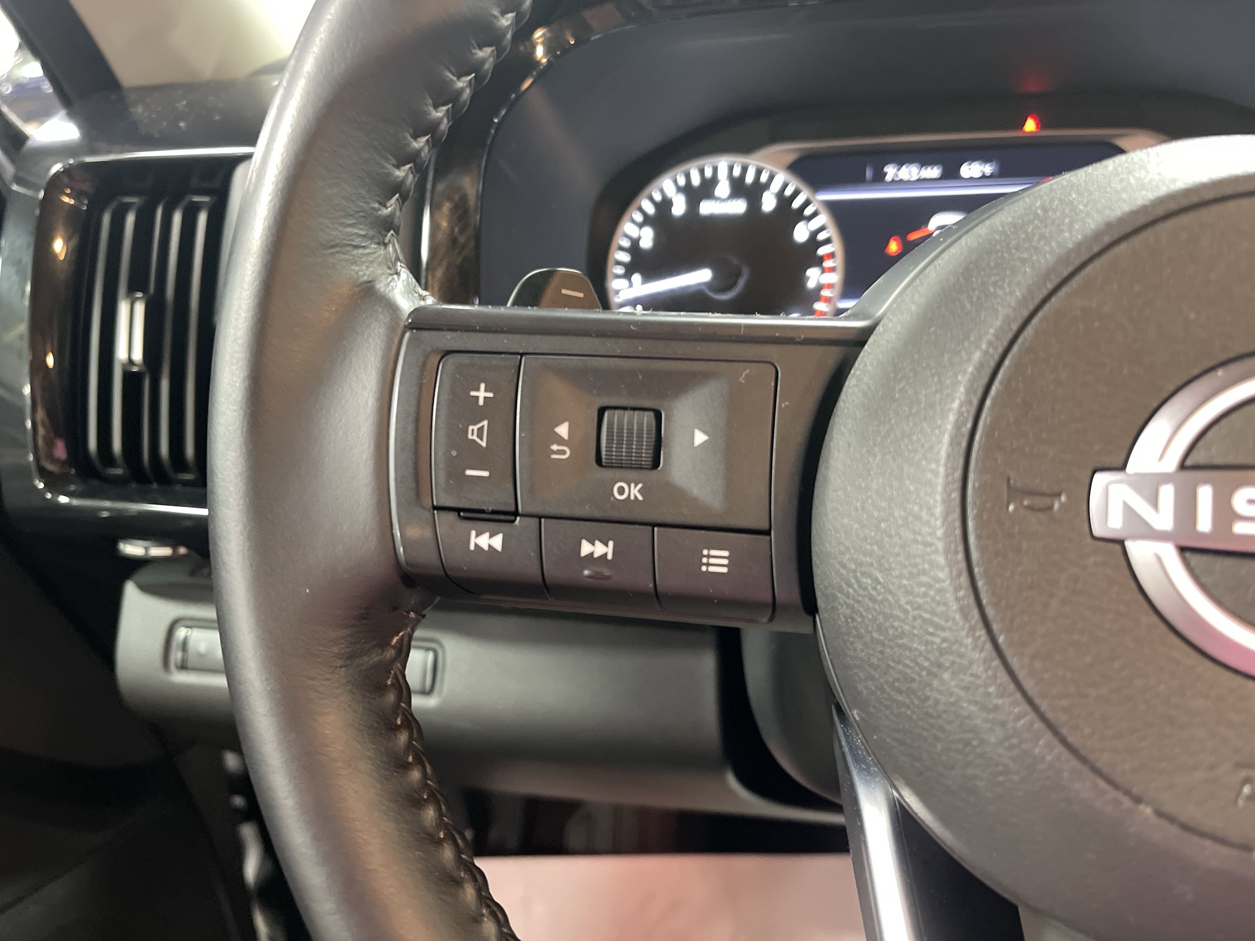 2024 Nissan Pathfinder SV photo 6