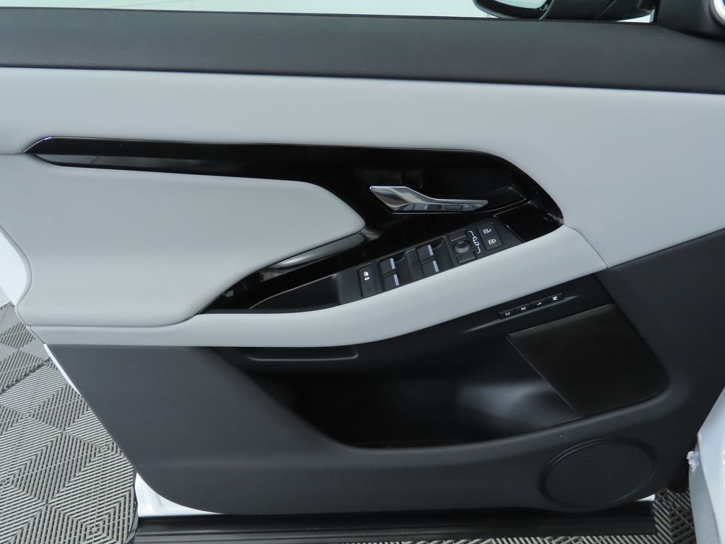 2025 Land Rover Range Rover Evoque S photo 22