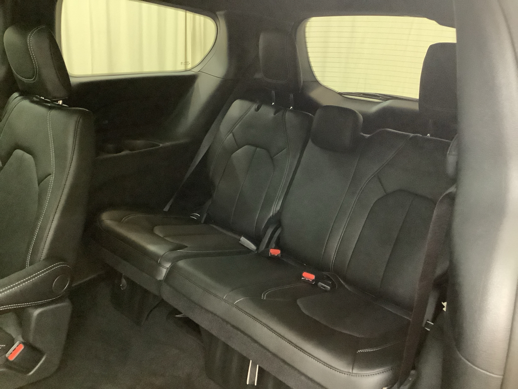 2026 Chrysler Pacifica photo 11