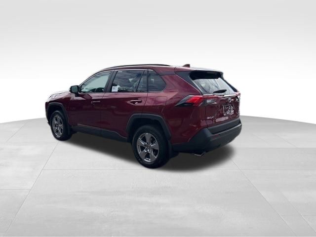 2025 Toyota RAV4 XLE photo 3